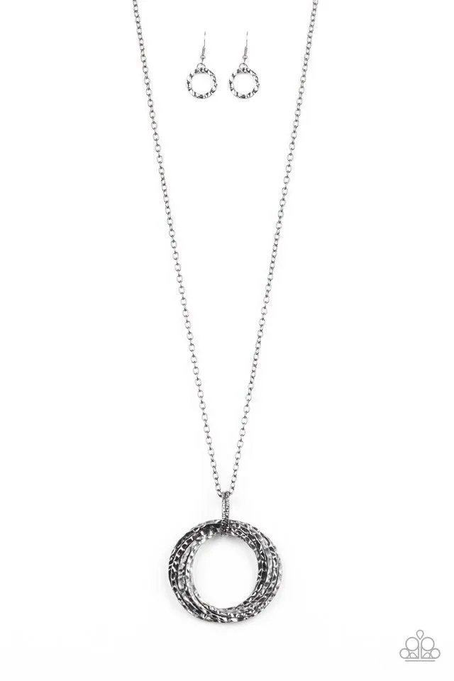 Paparazzi Necklace ~ Metal Marathon - Black